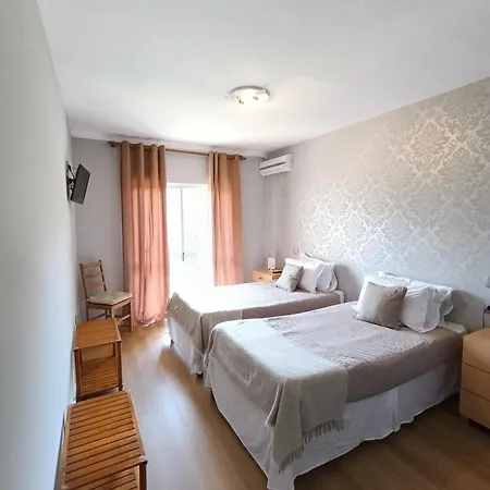 Herberg Residencial Do Rita Em Rio Caldo *