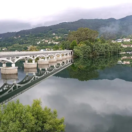Residencial Do Rita Em Rio Caldo Geres