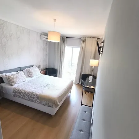 Residencial Do Rita Em Rio Caldo Geres