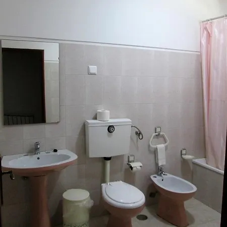 Residencial Do Rita Em Rio Caldo * Geres