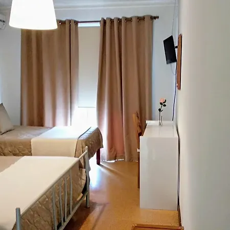 여관 Residencial Do Rita Em Rio Caldo *