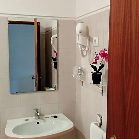 Residencial Do Rita Em Rio Caldo Geres